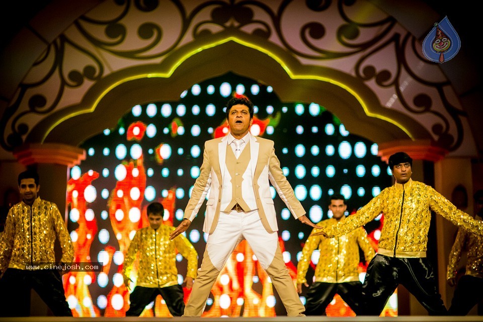 Celebs at SIIMA Awards Day 2 - 9 / 152 photos