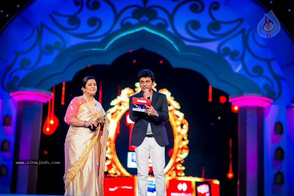 Celebs at SIIMA Awards Day 2 - 23 / 152 photos