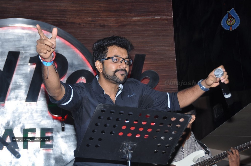 Celebs at SS Thaman Charity Show - 139 / 233 photos
