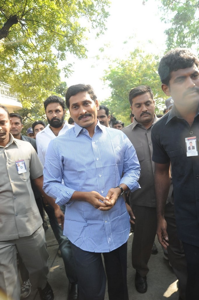 Celebs Condolences to Nandamuri Janakiram Photos - 8 / 351 photos