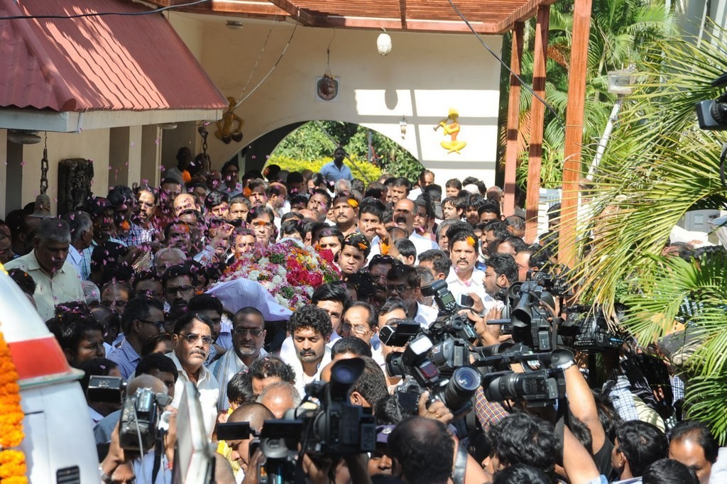 Celebs Condolences to Nandamuri Janakiram Photos - 11 / 351 photos