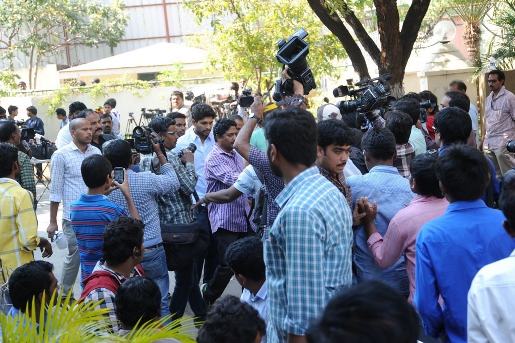 Celebs Condolences to Nandamuri Janakiram Photos - 29 / 351 photos