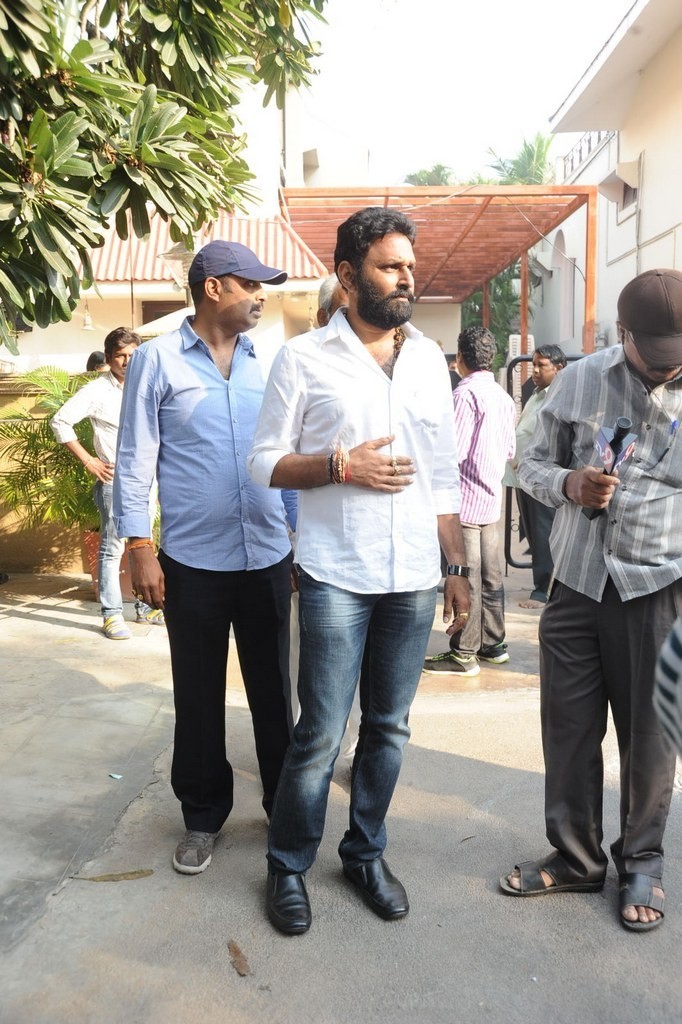 Celebs Condolences to Nandamuri Janakiram Photos - 65 / 351 photos