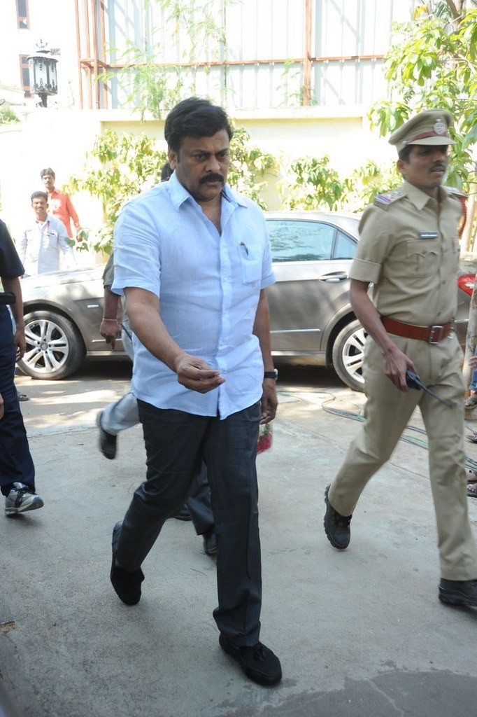 Celebs Condolences to Nandamuri Janakiram Photos - 82 / 351 photos