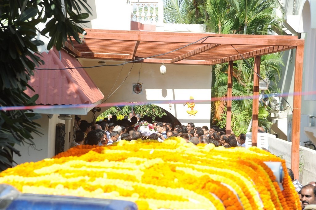 Celebs Condolences to Nandamuri Janakiram Photos - 83 / 351 photos