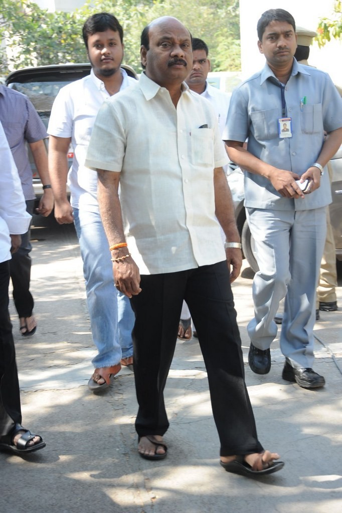 Celebs Condolences to Nandamuri Janakiram Photos - 118 / 351 photos