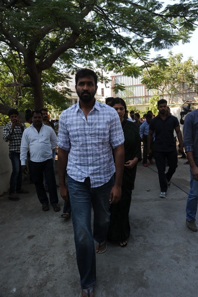 Celebs Condolences to Nandamuri Janakiram Photos - 161 / 351 photos