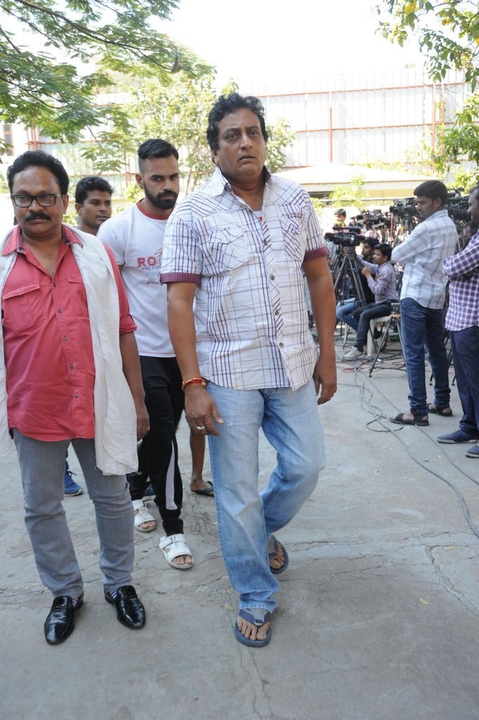 Celebs Condolences to Nandamuri Janakiram Photos - 179 / 351 photos