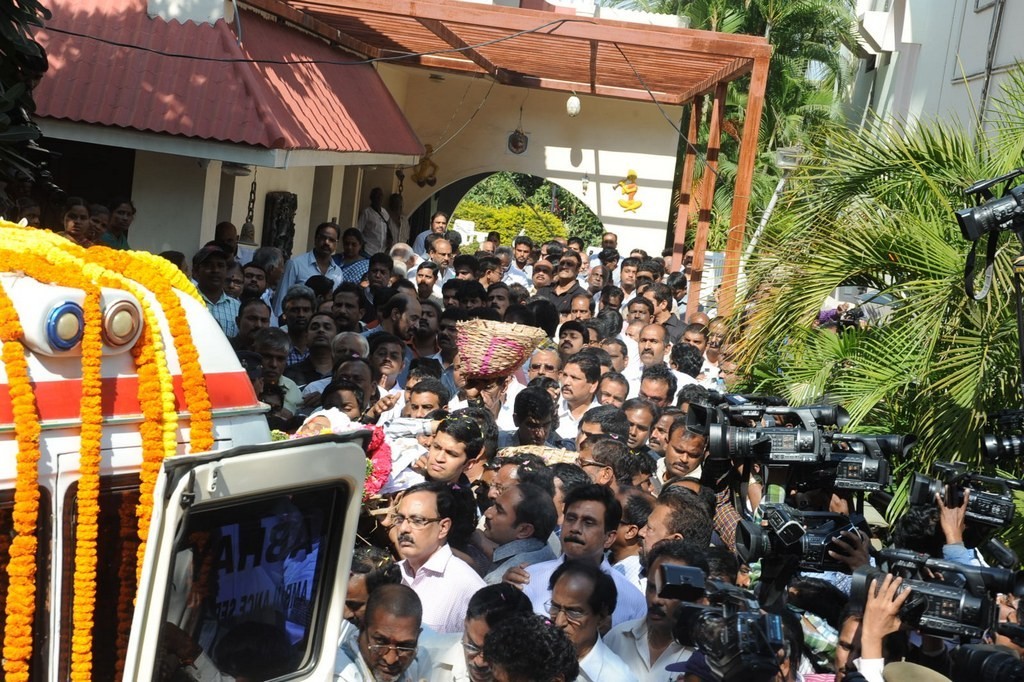 Celebs Condolences to Nandamuri Janakiram Photos - 196 / 351 photos