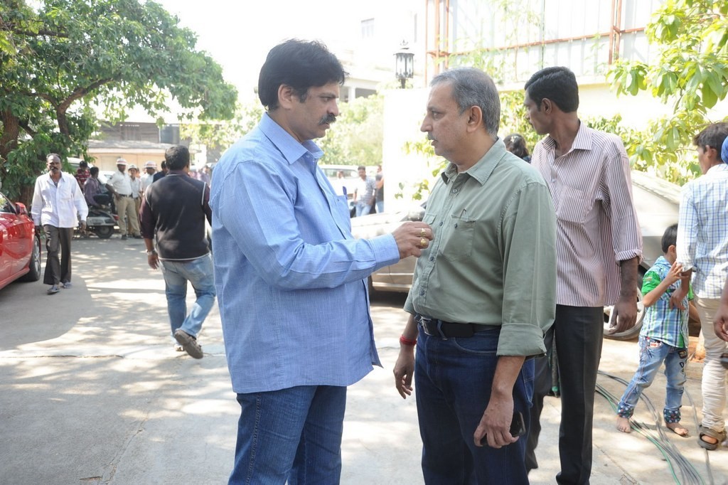 Celebs Condolences to Nandamuri Janakiram Photos - 206 / 351 photos