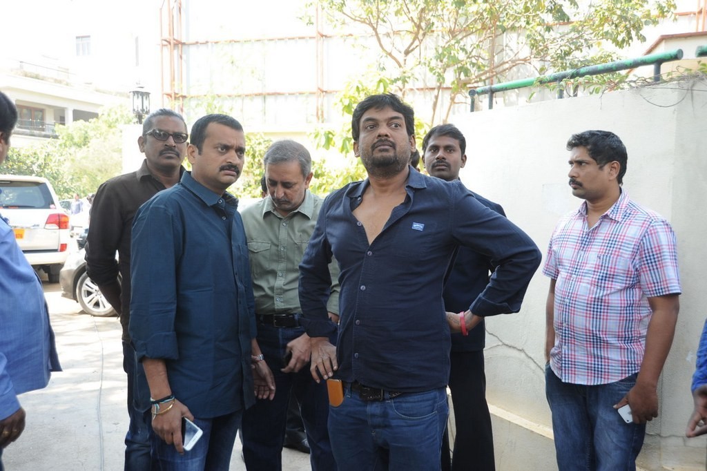 Celebs Condolences to Nandamuri Janakiram Photos - 235 / 351 photos