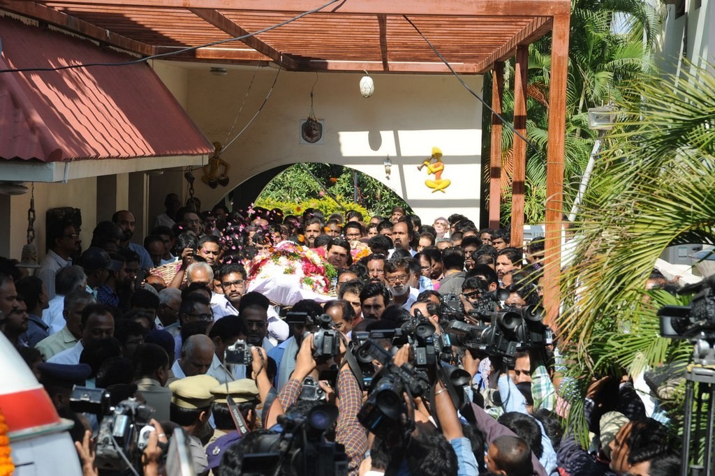 Celebs Condolences to Nandamuri Janakiram Photos - 269 / 351 photos