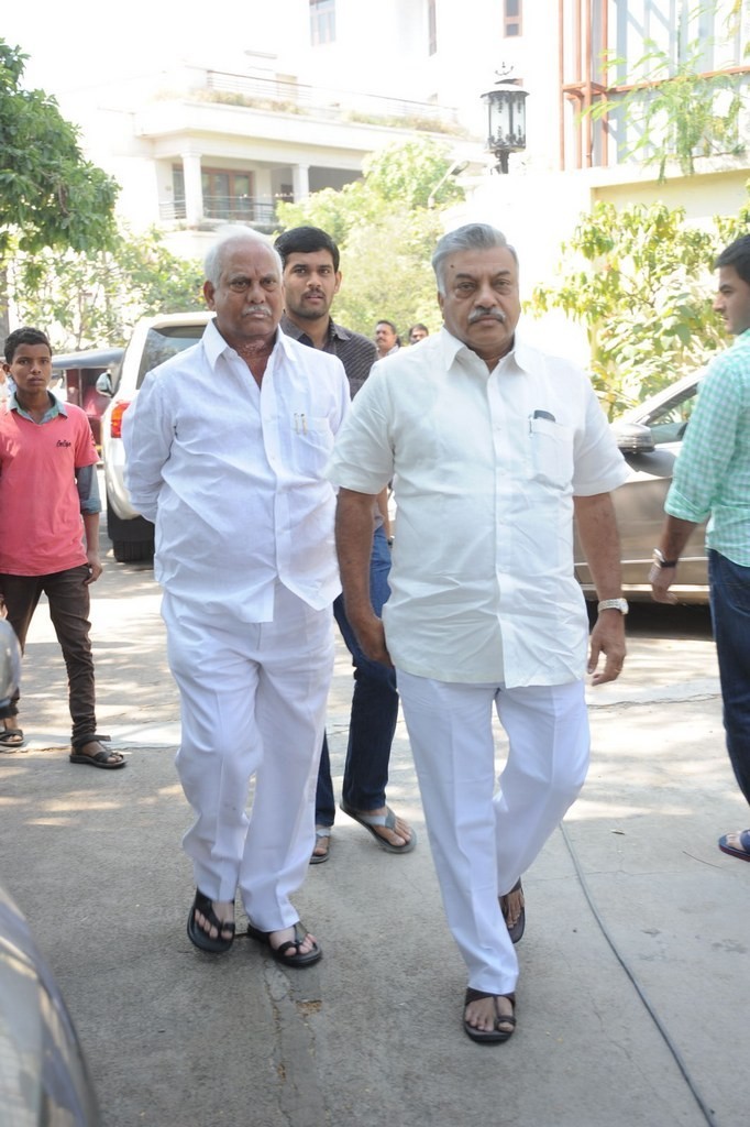 Celebs Condolences to Nandamuri Janakiram Photos - 271 / 351 photos