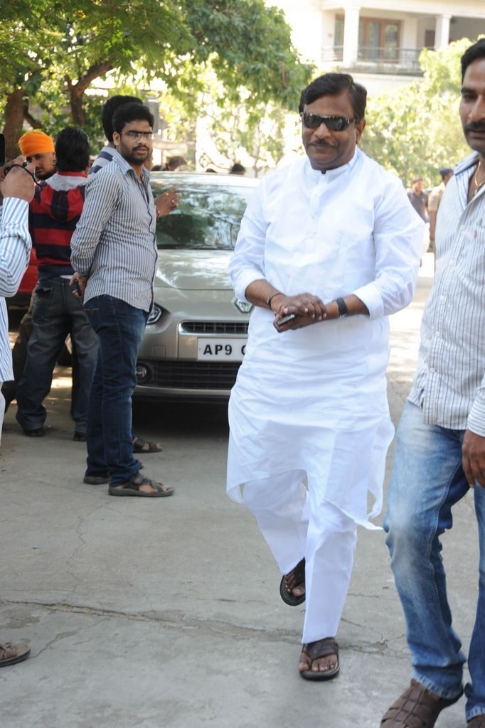 Celebs Condolences to Nandamuri Janakiram Photos - 318 / 351 photos
