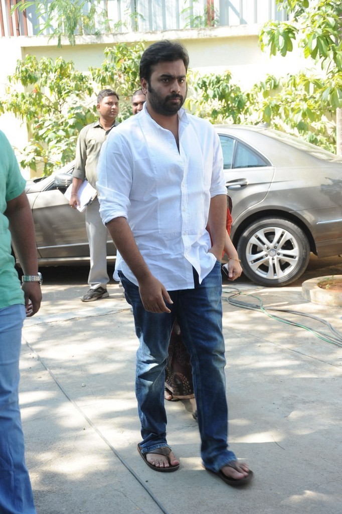 Celebs Condolences to Nandamuri Janakiram Photos - 337 / 351 photos