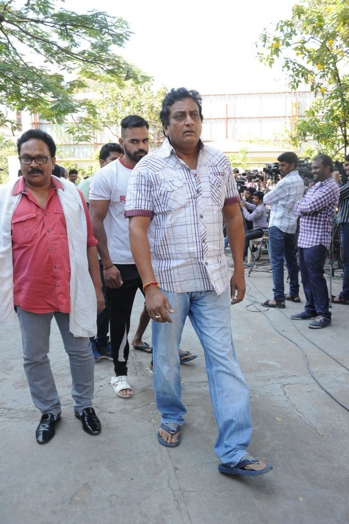 Celebs Condolences to Nandamuri Janakiram Photos - 345 / 351 photos