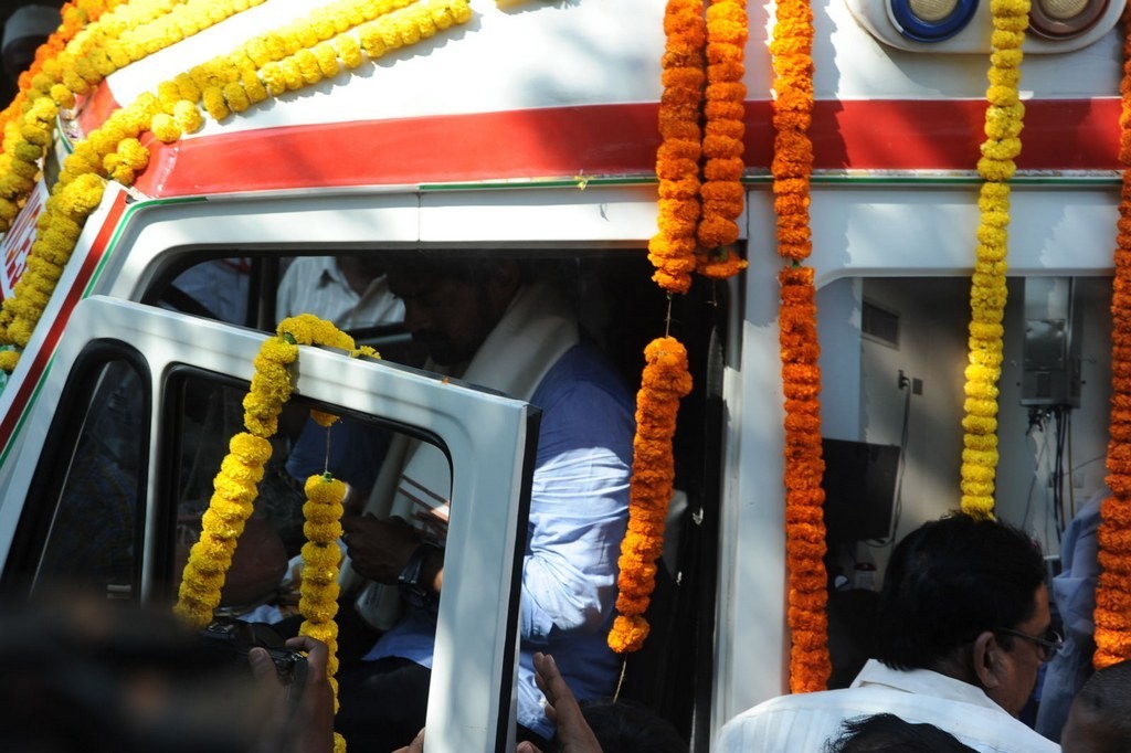 Celebs Condolences to Nandamuri Janakiram Photos - 346 / 351 photos