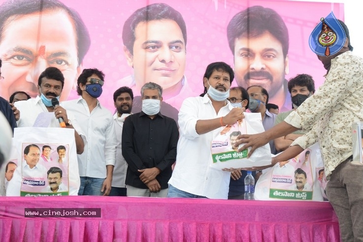 Celebs Distributes Grocery Kits - 38 / 39 photos