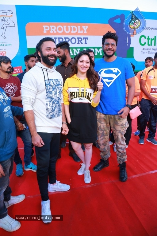 Celebs Participated In 10k Run - 5 / 39 photos