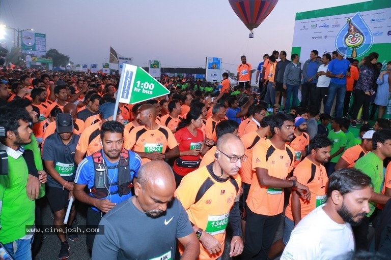 Celebs Participated In 10k Run - 25 / 39 photos