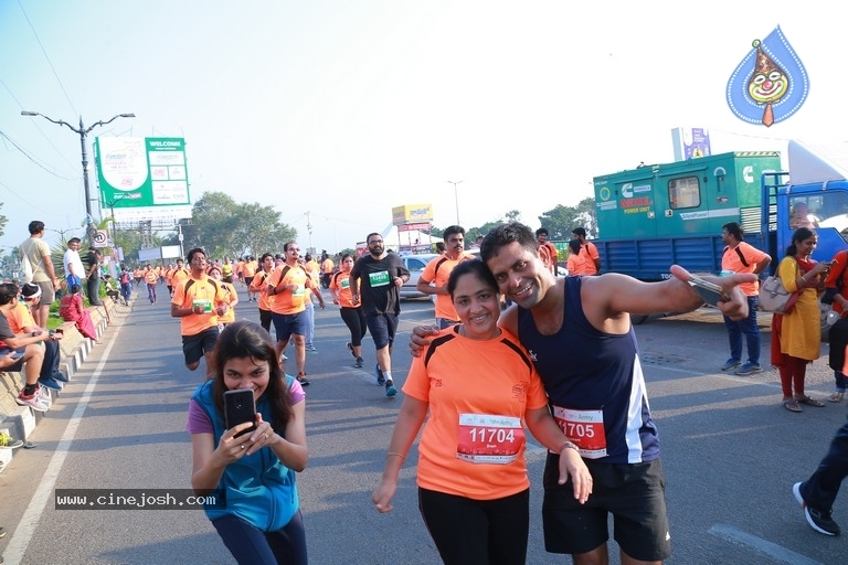 Celebs Participated In 10k Run - 35 / 39 photos