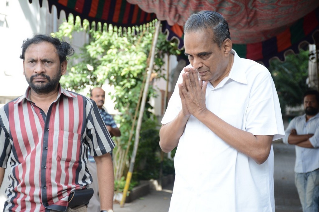 Celebs Pay Homage to K Balachander Son - 1 / 122 photos