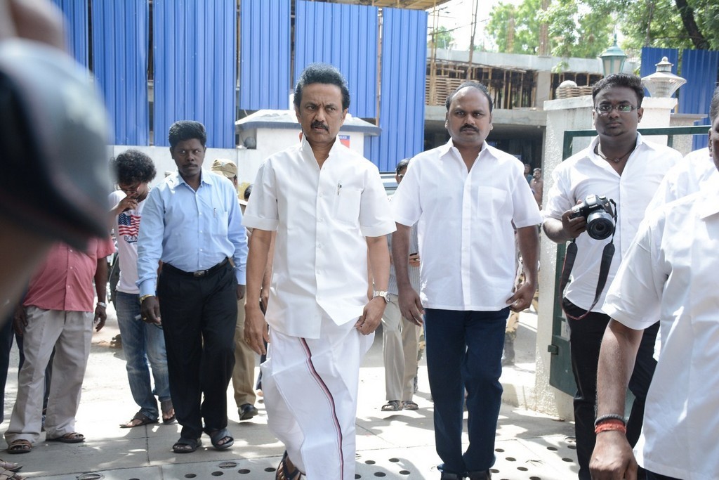 Celebs Pay Homage to K Balachander Son - 6 / 122 photos