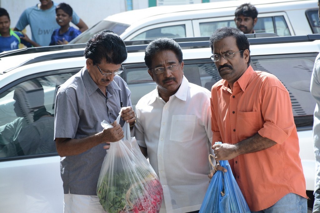 Celebs Pay Homage to K Balachander Son - 71 / 122 photos