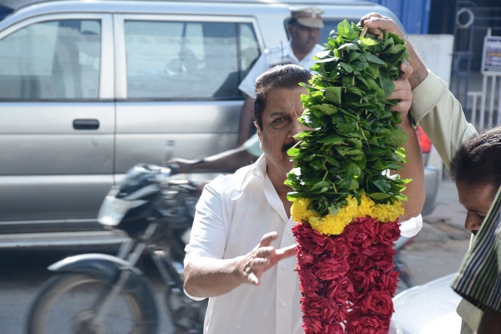 Celebs Pay Homage to K Balachander Son - 103 / 122 photos