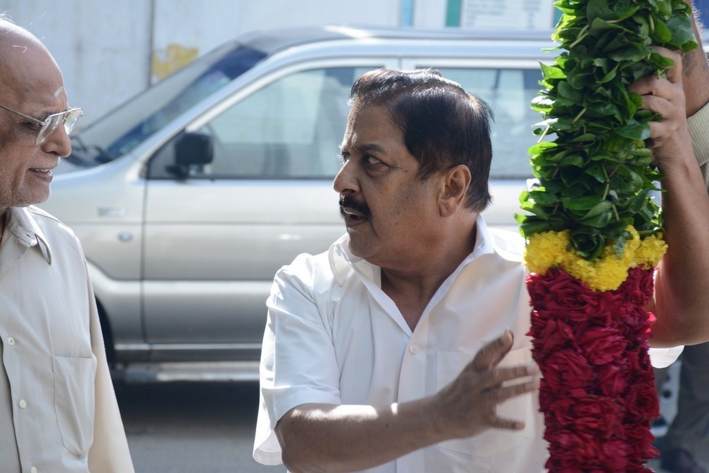 Celebs Pay Homage to K Balachander Son - 114 / 122 photos
