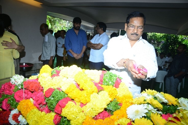 Celebs Pay Homage to Srikath Father - 17 / 36 photos