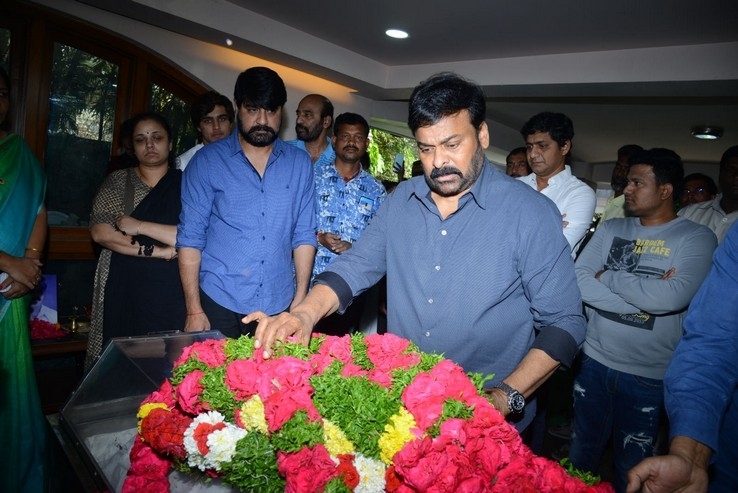 Celebs Pay Homage to Srikath Father - 18 / 36 photos