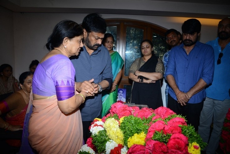 Celebs Pay Homage to Srikath Father - 19 / 36 photos