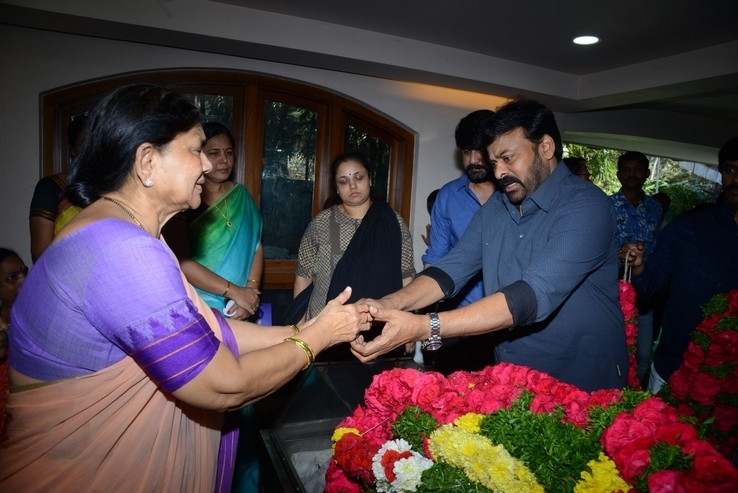 Celebs Pay Homage to Srikath Father - 22 / 36 photos