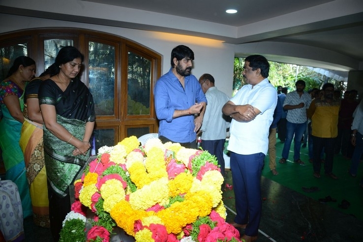 Celebs Pay Homage to Srikath Father - 29 / 36 photos