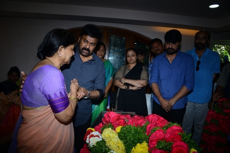 Celebs Pay Homage to Srikath Father - 34 / 36 photos