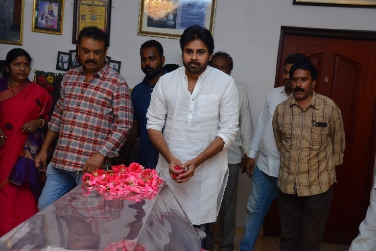 Celebs Pay Homage To Vijaya Nirmala 03 - 2 / 61 photos