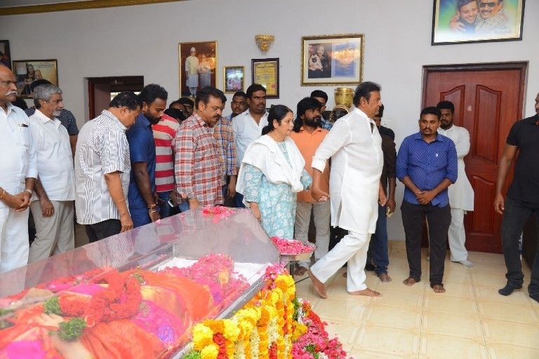 Celebs Pay Homage To Vijaya Nirmala 03 - 3 / 61 photos