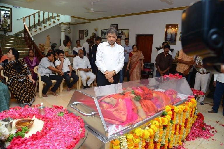 Celebs Pay Homage To Vijaya Nirmala 03 - 4 / 61 photos