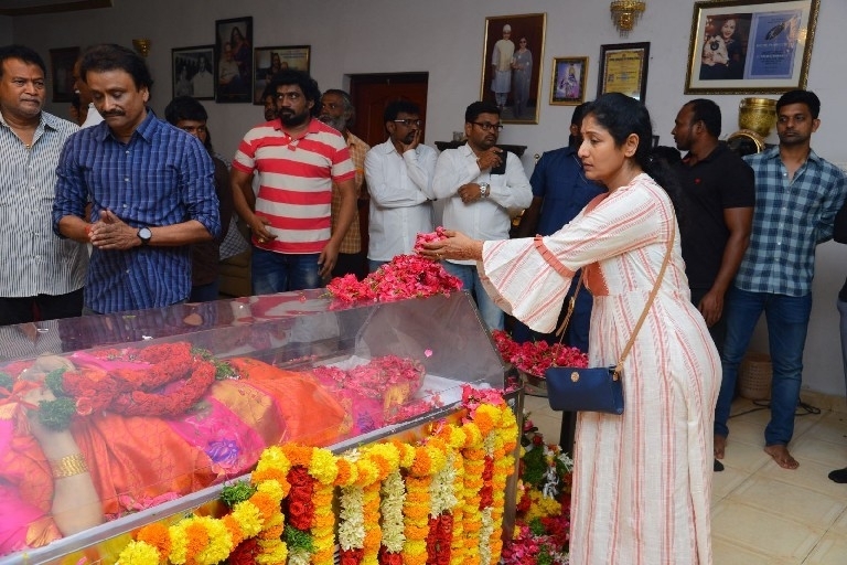 Celebs Pay Homage To Vijaya Nirmala 03 - 10 / 61 photos