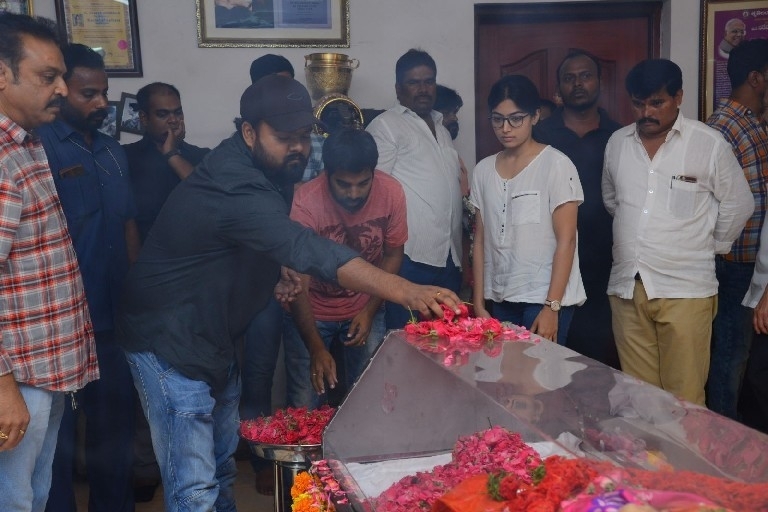 Celebs Pay Homage To Vijaya Nirmala 03 - 16 / 61 photos