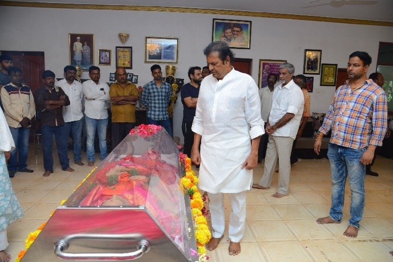 Celebs Pay Homage To Vijaya Nirmala 03 - 22 / 61 photos