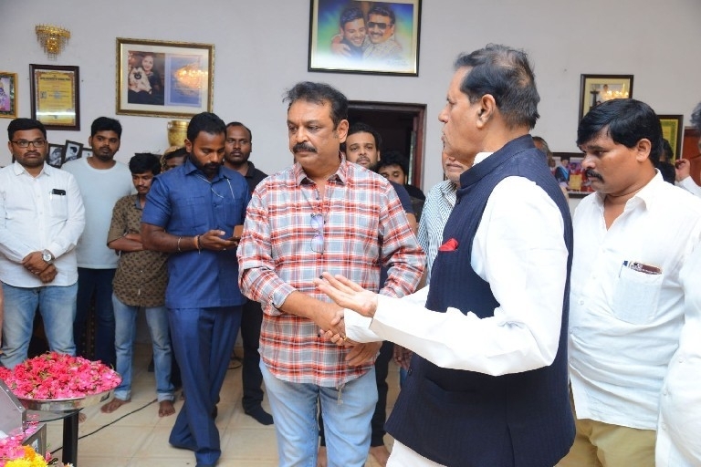 Celebs Pay Homage To Vijaya Nirmala 03 - 29 / 61 photos