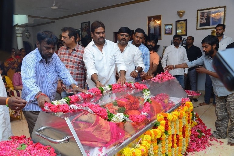 Celebs Pay Homage To Vijaya Nirmala 03 - 35 / 61 photos