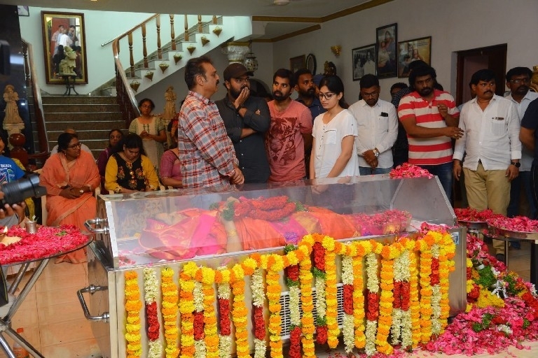 Celebs Pay Homage To Vijaya Nirmala 03 - 40 / 61 photos