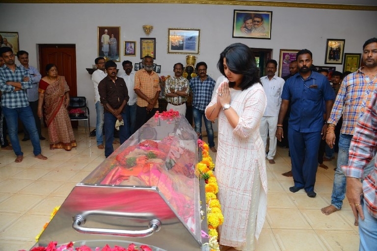 Celebs Pay Homage To Vijaya Nirmala 03 - 42 / 61 photos