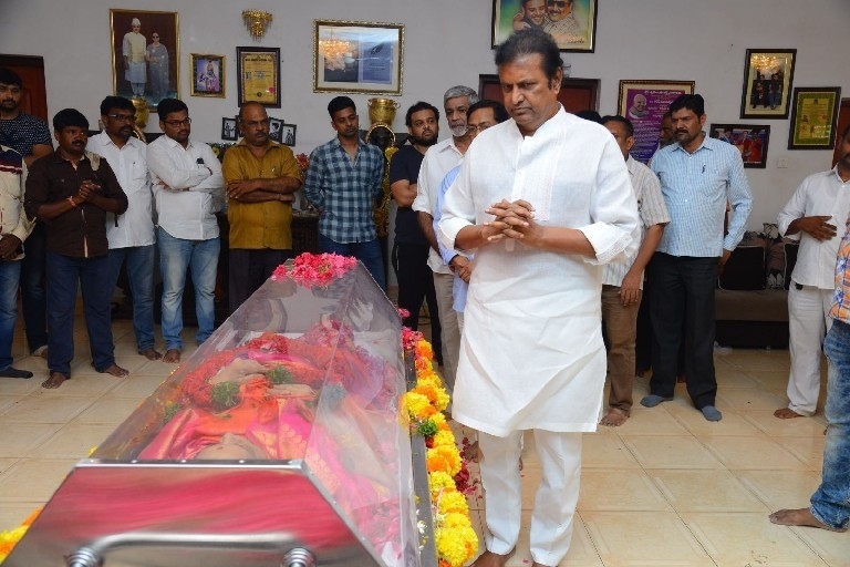 Celebs Pay Homage To Vijaya Nirmala 03 - 53 / 61 photos