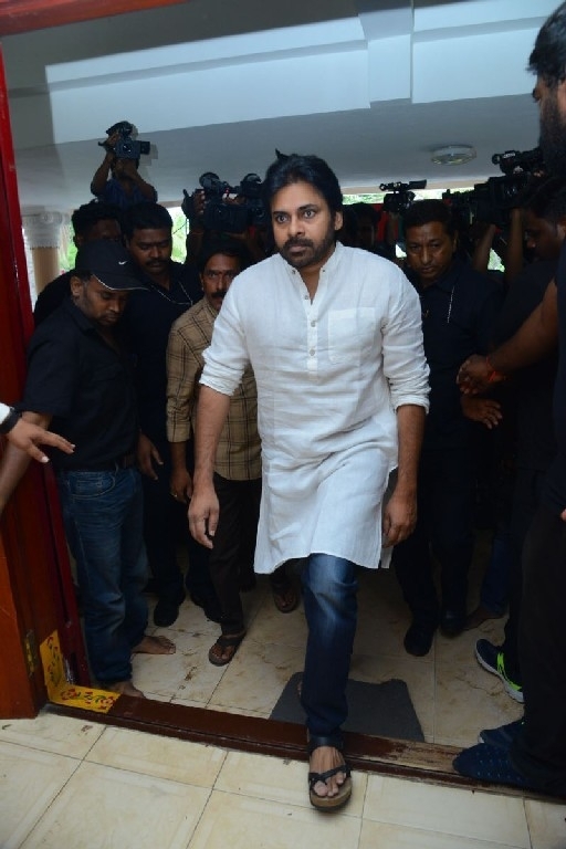 Celebs Pay Homage To Vijaya Nirmala 03 - 57 / 61 photos