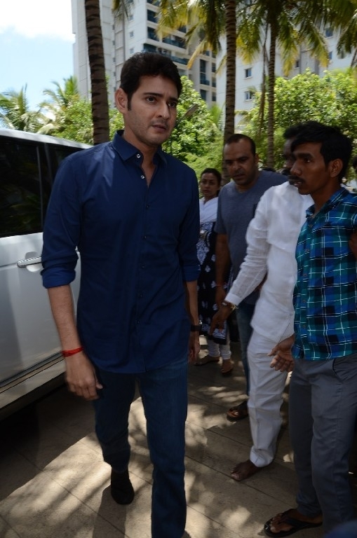 Celebs Pay Homage To Vijaya Nirmala 01 - 33 / 41 photos