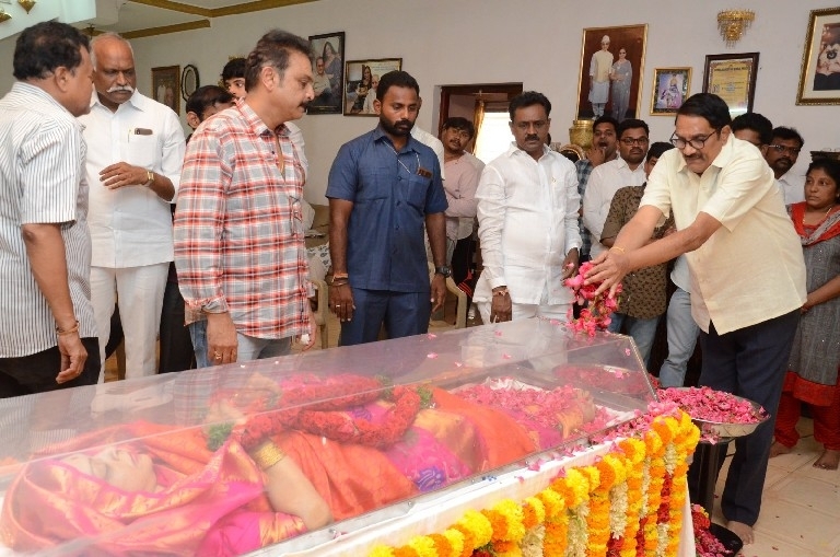 Celebs Pay Homage To Vijaya Nirmala 02 - 1 / 37 photos